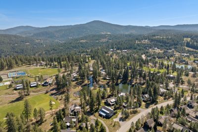 Aerial Cottage5 4